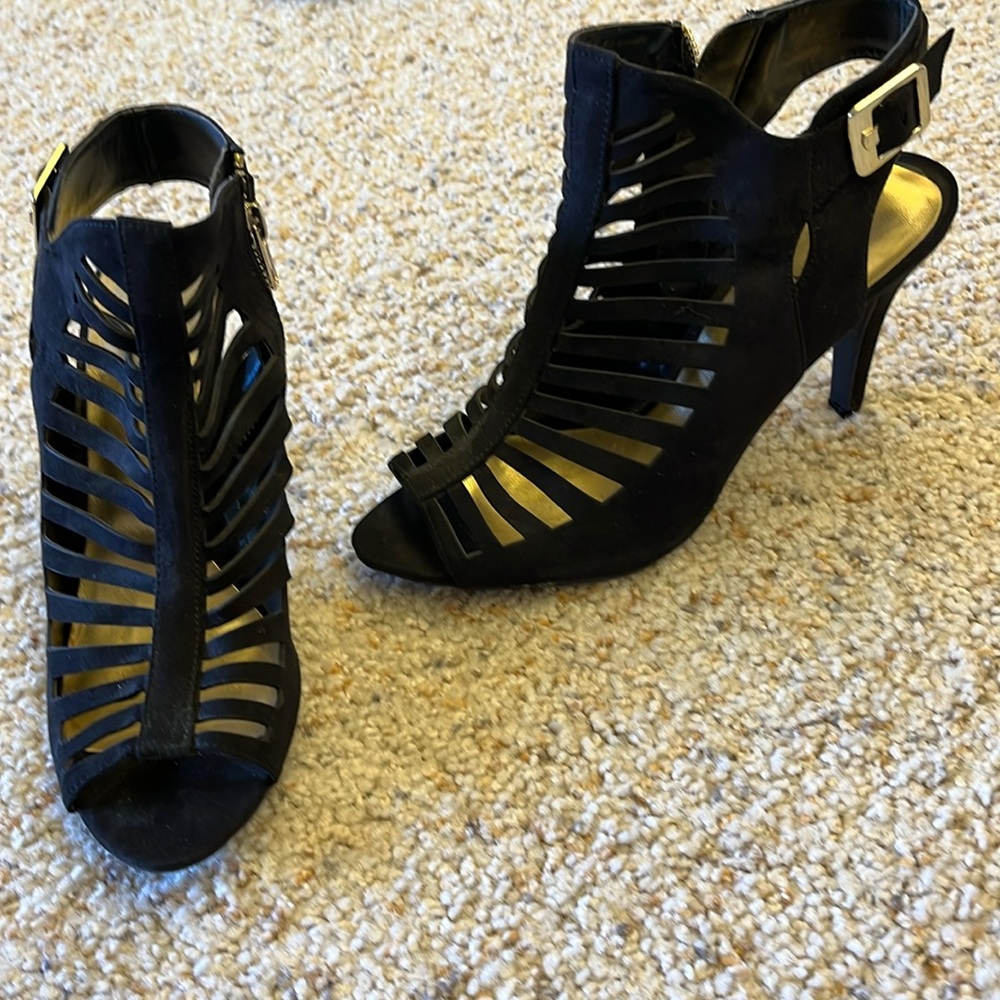 Nine West suede like heels